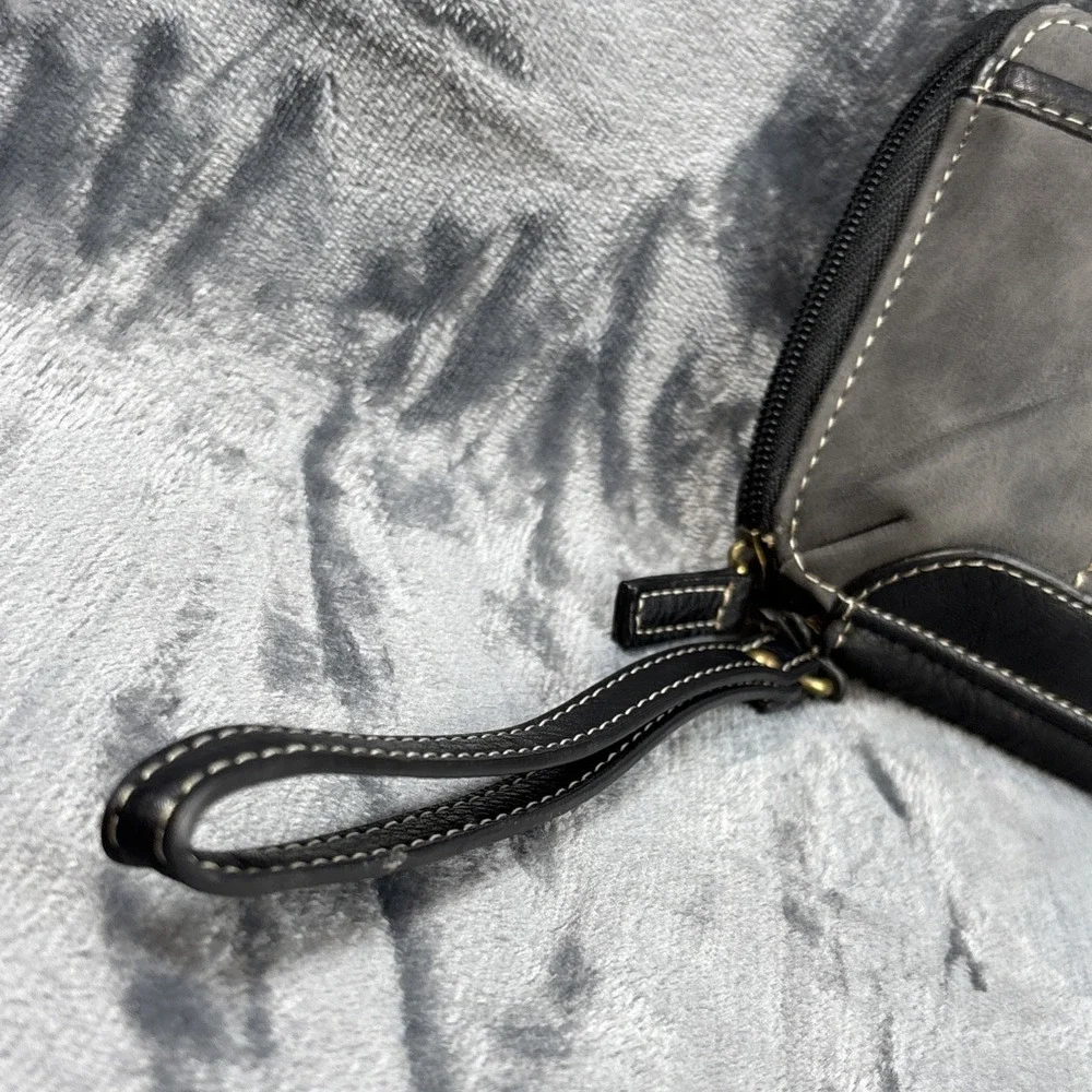 BOC Mineral Blue Gray Zip-Around Clutch Wallet Wristlet‎ Suede Pebbled Leather